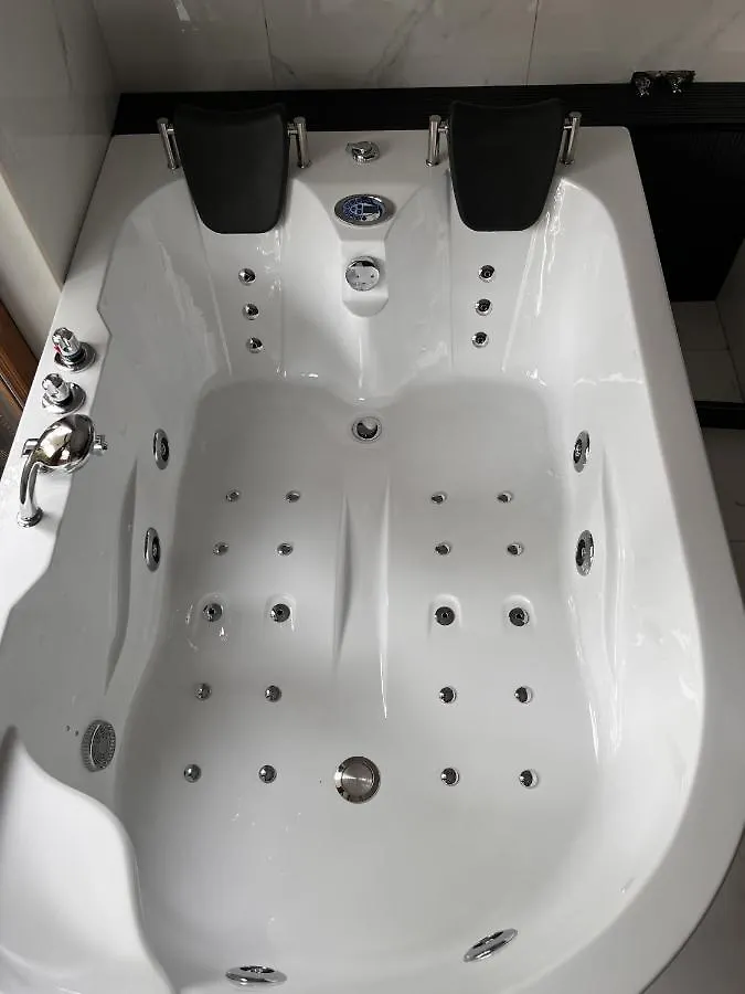 Jacuzzi Rakowicka Top Apartments Krakow 0*,  Poland